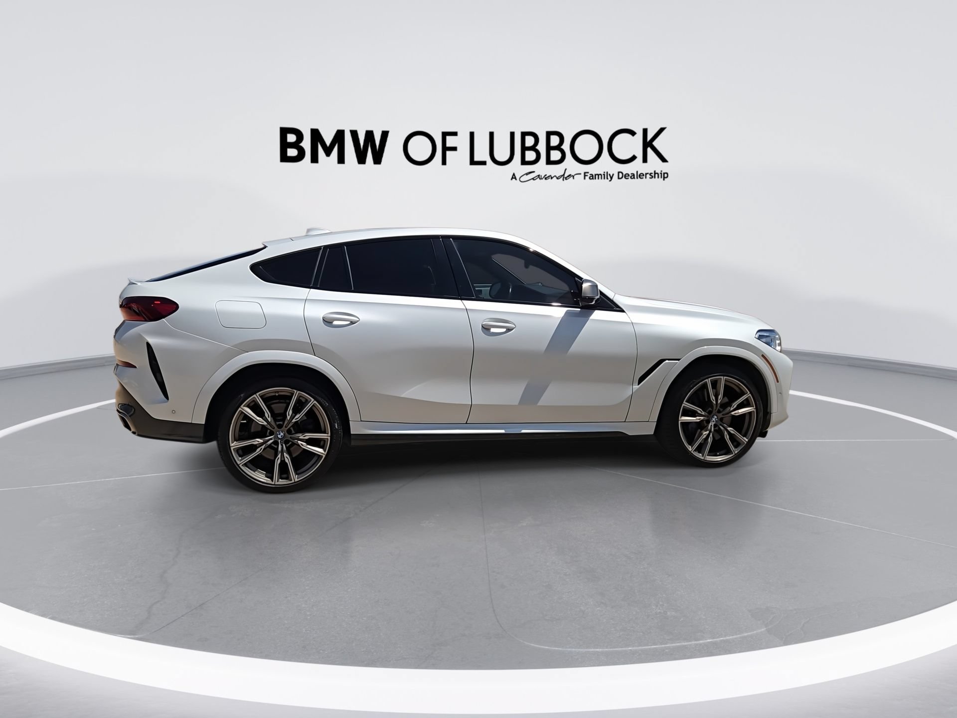 Used 2022 BMW X6 M50i w/ Executive Package AWD/4WD image 9