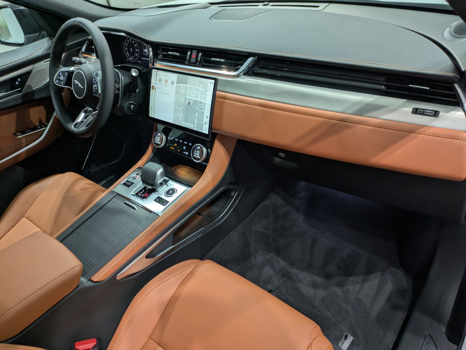 New 2026 Jaguar F-PACE R-Dynamic S AWD/4WD image 26