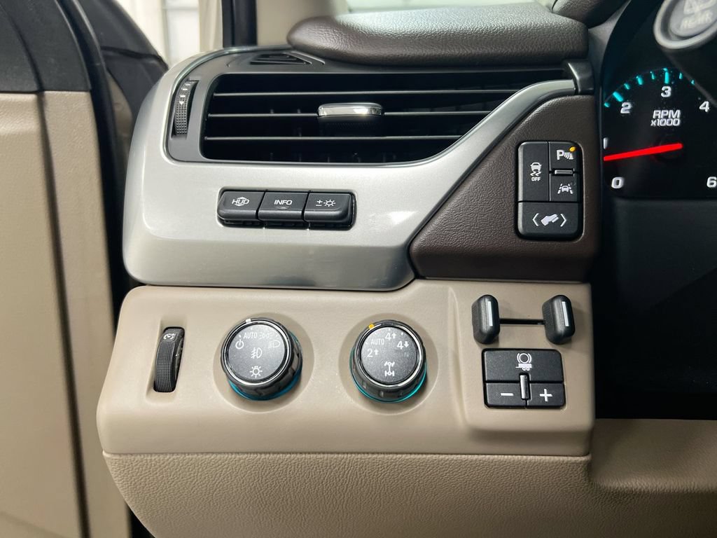 Used 2016 Chevrolet Tahoe LTZ AWD/4WD image 19