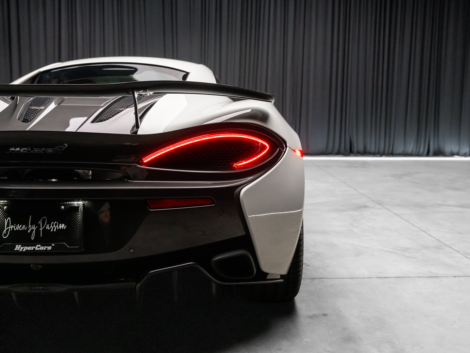 Used 2016 McLaren 570S Coupe RWD image 40