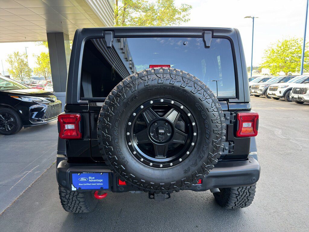 Used 2018 Jeep Wrangler Unlimited Rubicon AWD/4WD image 16
