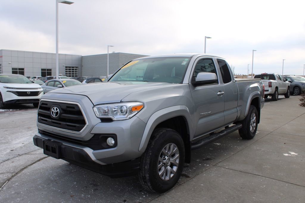 Used 2016 Toyota Tacoma SR5 image 3