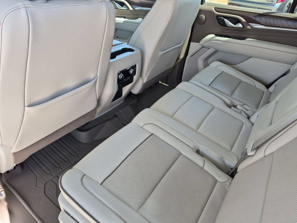 Used 2022 GMC Yukon Denali RWD image 32