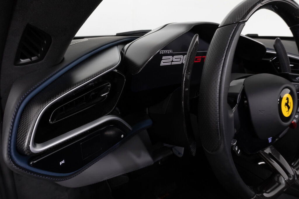 Used 2023 Ferrari 296 GTS image 31