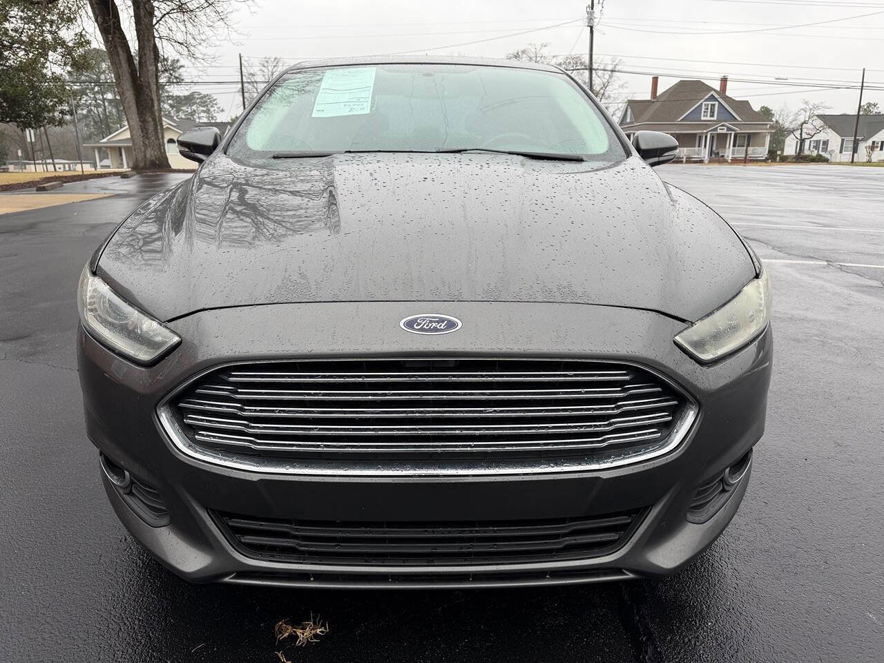 Used 2016 Ford Fusion SE w/ Equipment Group 202A FWD image 4