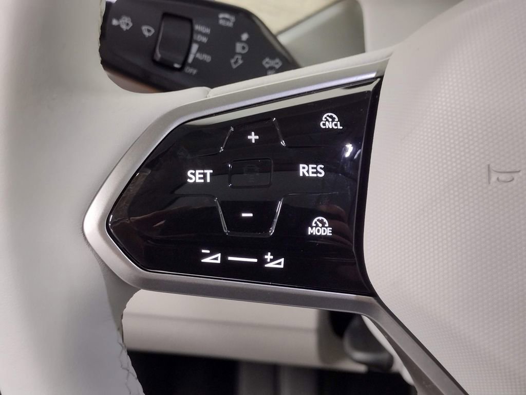 New 2025 Volkswagen ID. Buzz 1st Edition image 34