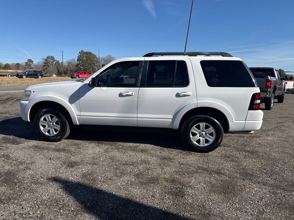 Used 2010 Ford Explorer XLT AWD/4WD image 5