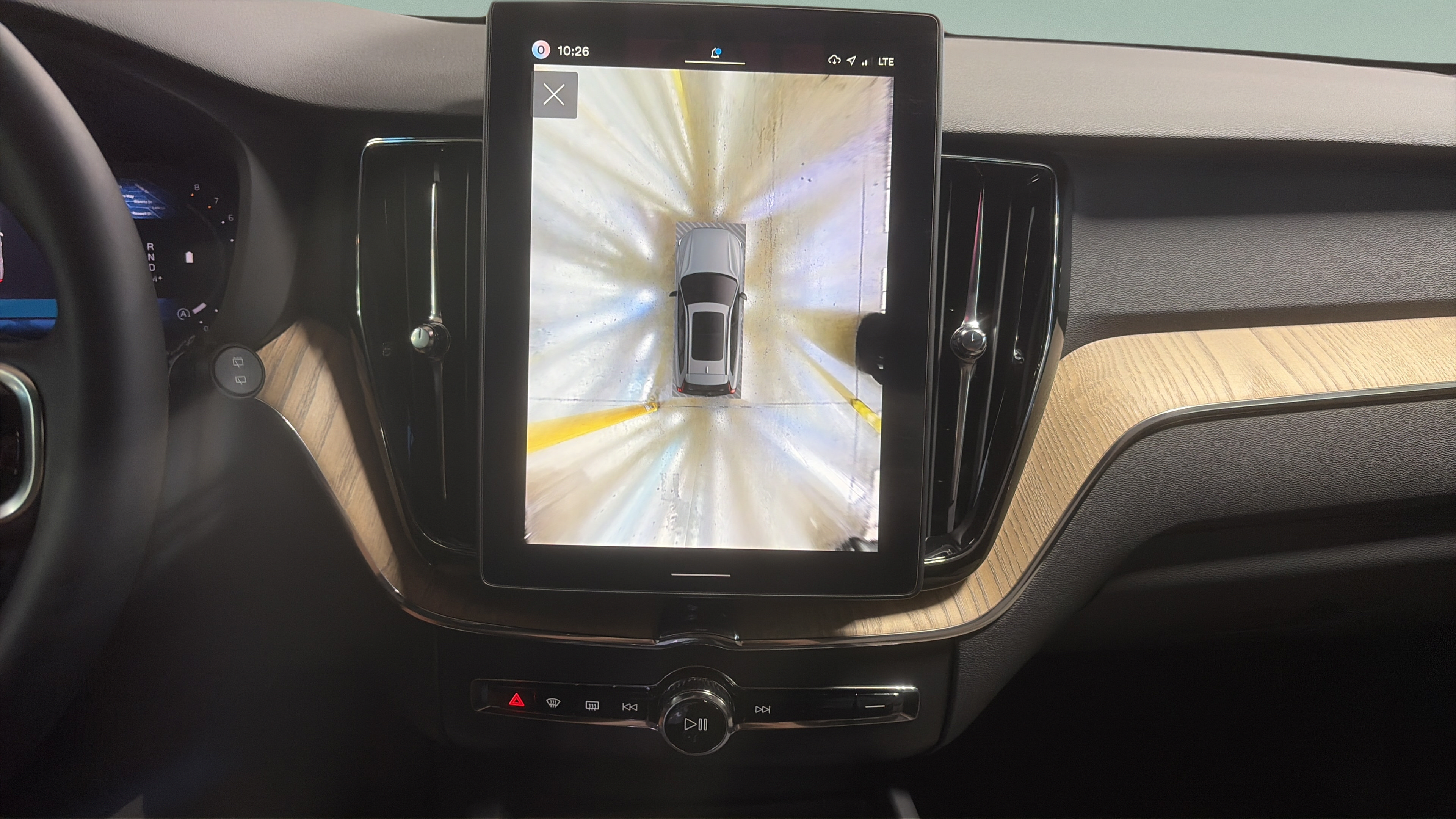 New 2027 Volvo XC60 B5 Plus AWD/4WD image 13