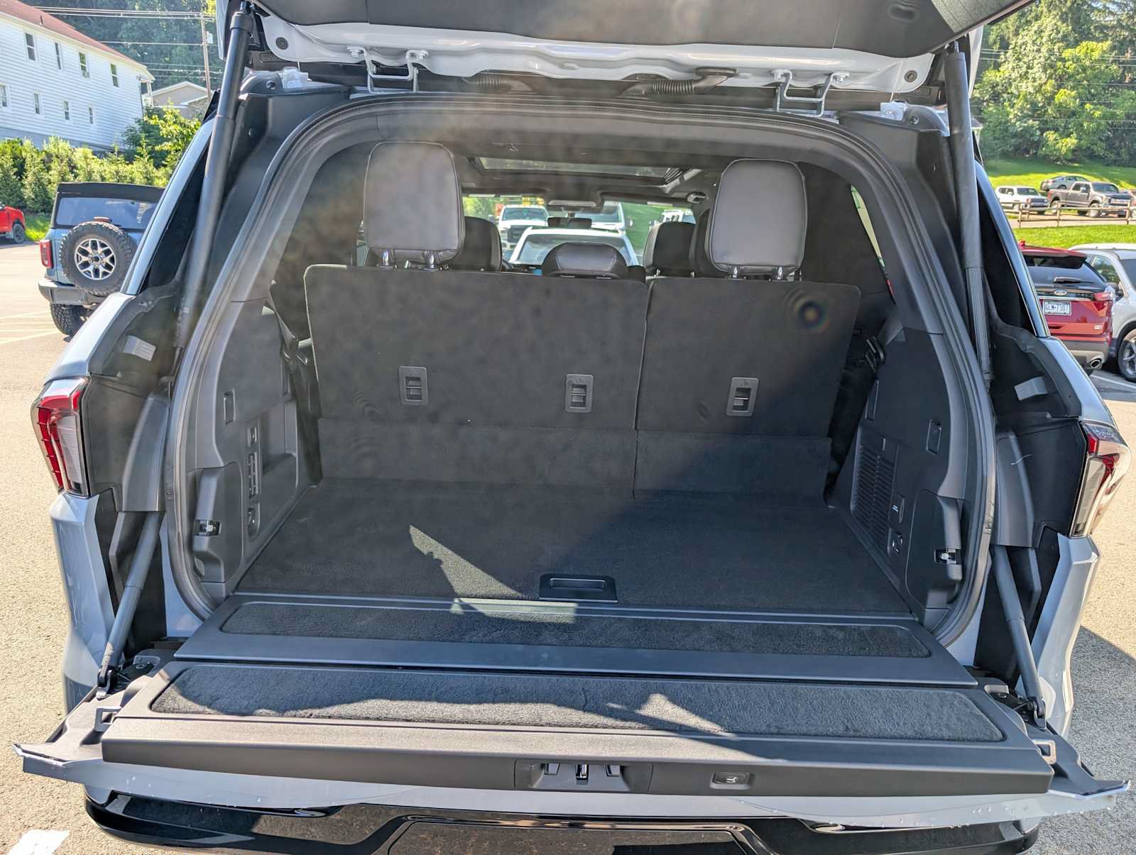 New 2027 Lincoln Navigator Reserve w/ Jet Appearance Package AWD/4WD image 7