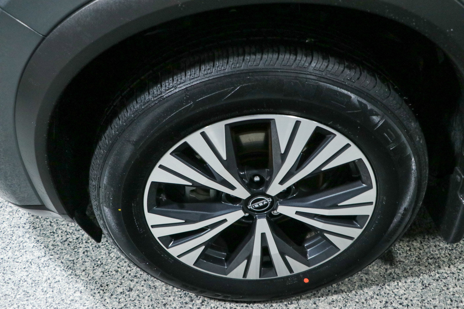 Used 2023 Nissan Rogue SV FWD image 11