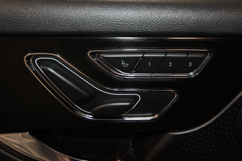 Used 2025 Lincoln Corsair Reserve w/ Jet Appearance Package AWD/4WD image 9