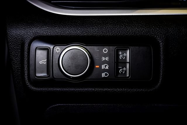 Used 2024 Ford Explorer XLT RWD image 18