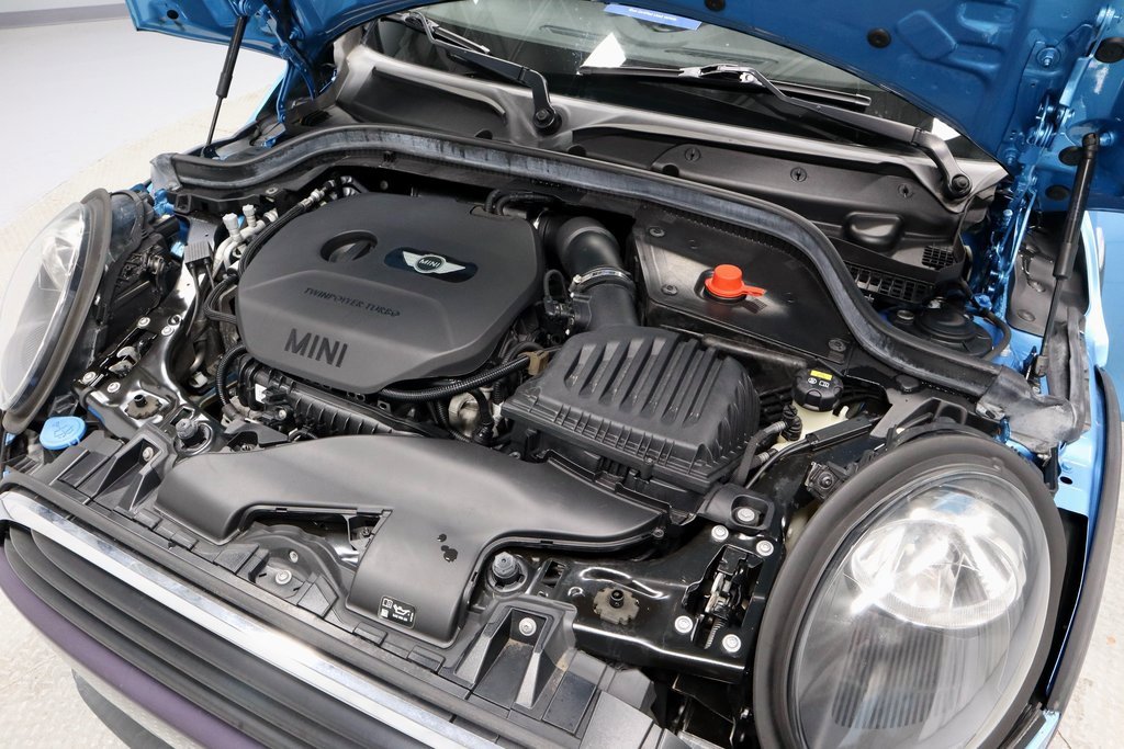 Used 2019 MINI Cooper 4-Door Hardtop w/ Signature Upholstery Package image 16