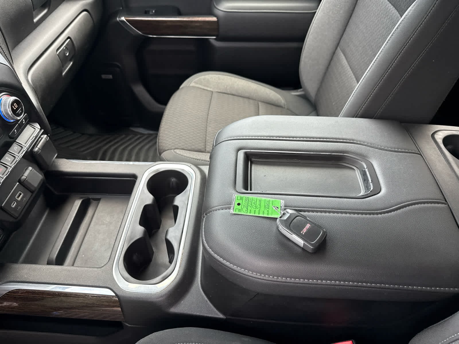 Used 2020 GMC Sierra 1500 Elevation w/ Elevation Value Package AWD/4WD image 19