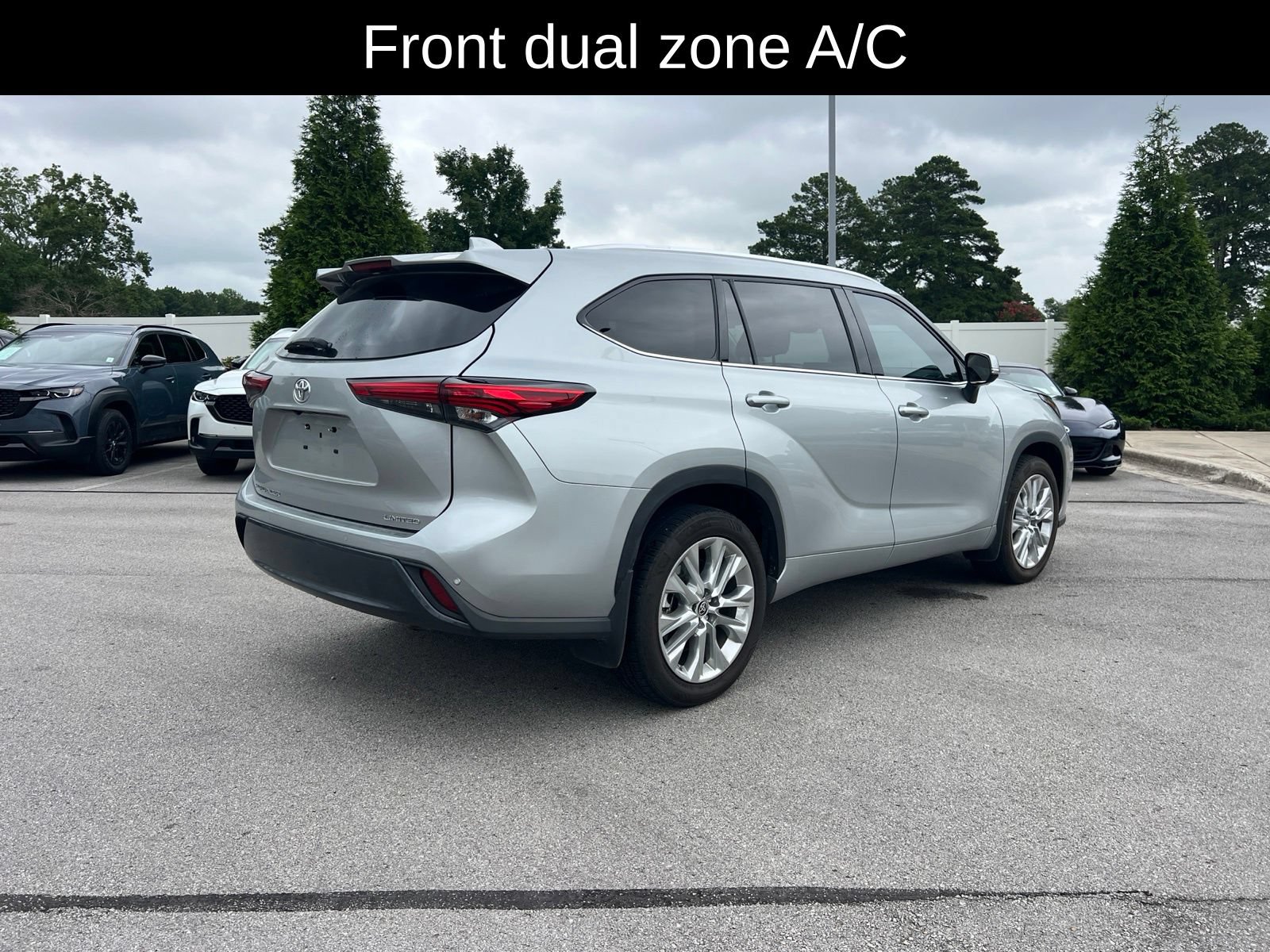 Used 2021 Toyota Highlander Limited FWD image 8