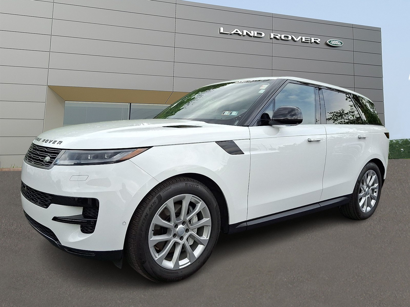 Used 2025 Land Rover Range Rover Sport