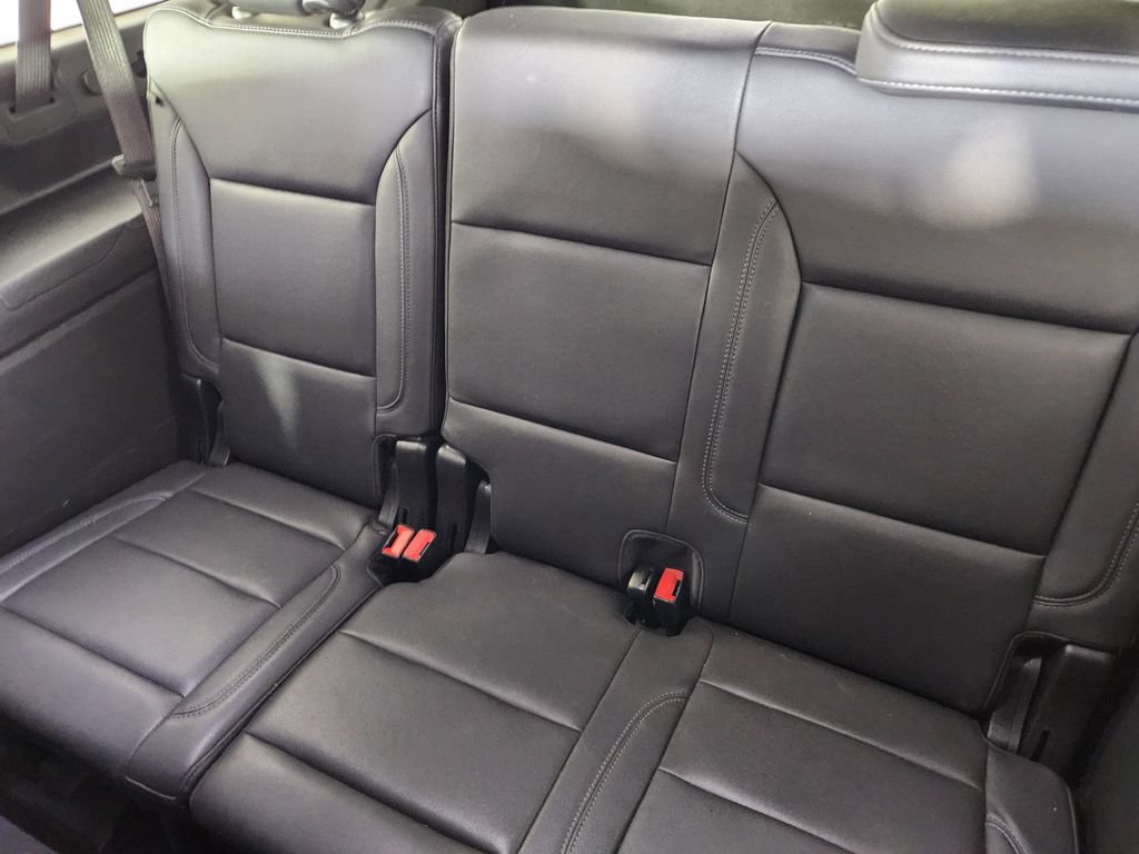 Used 2024 Chevrolet Suburban LT AWD/4WD image 15