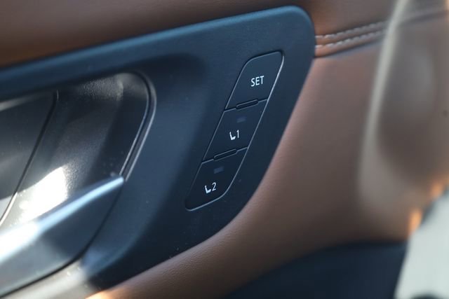 New 2026 Nissan Pathfinder Platinum image 14