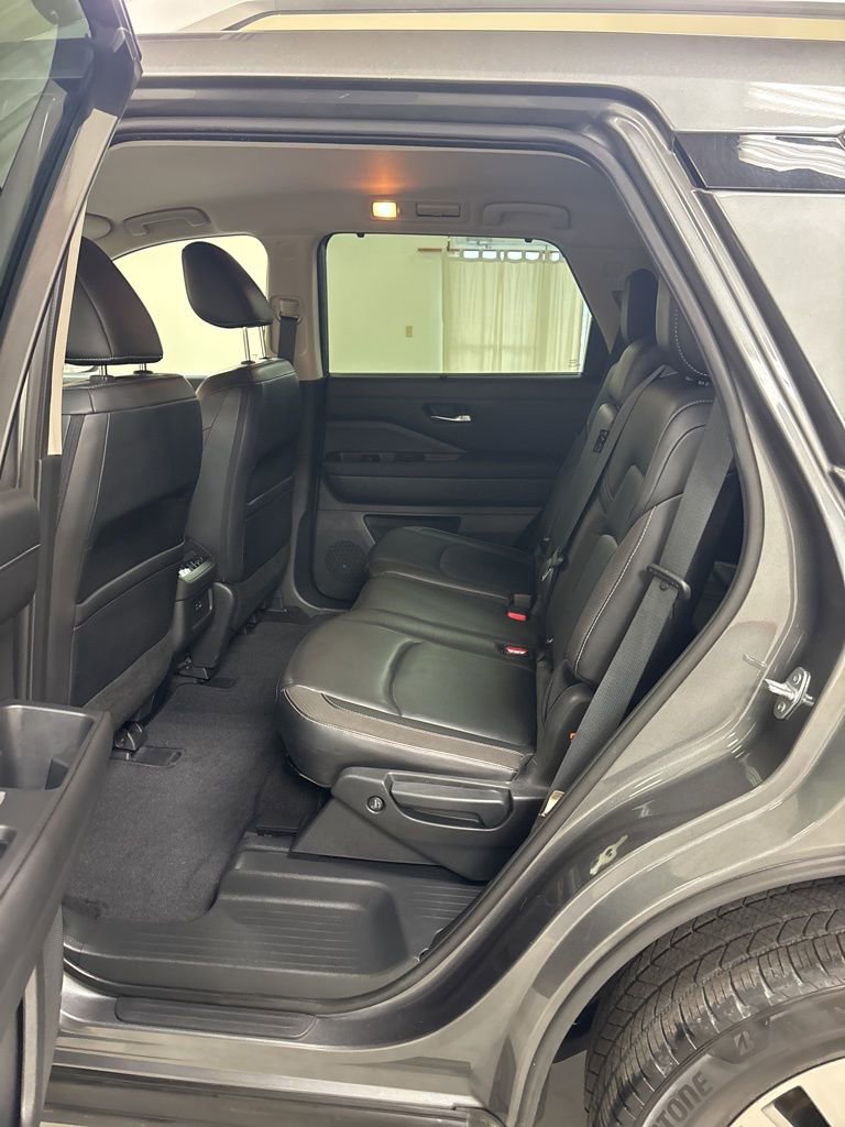 Used 2023 Nissan Pathfinder SL w/ Cargo Package AWD/4WD image 19