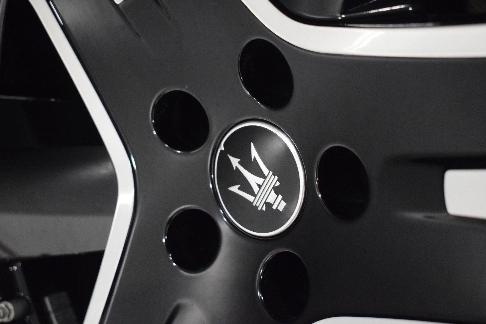 New 2025 Maserati Grecale Folgore image 20