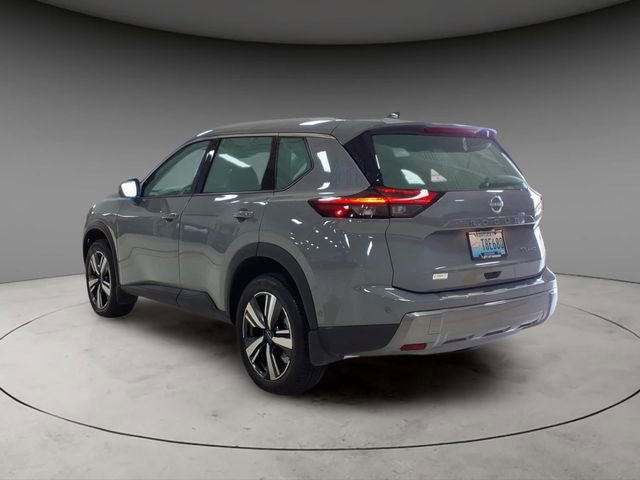 Used 2025 Nissan Rogue SL image 3