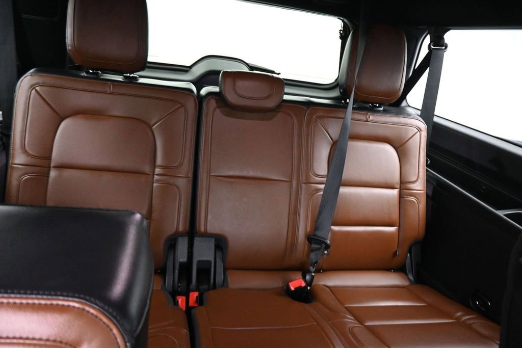 Used 2023 Lincoln Navigator L Reserve AWD/4WD image 17