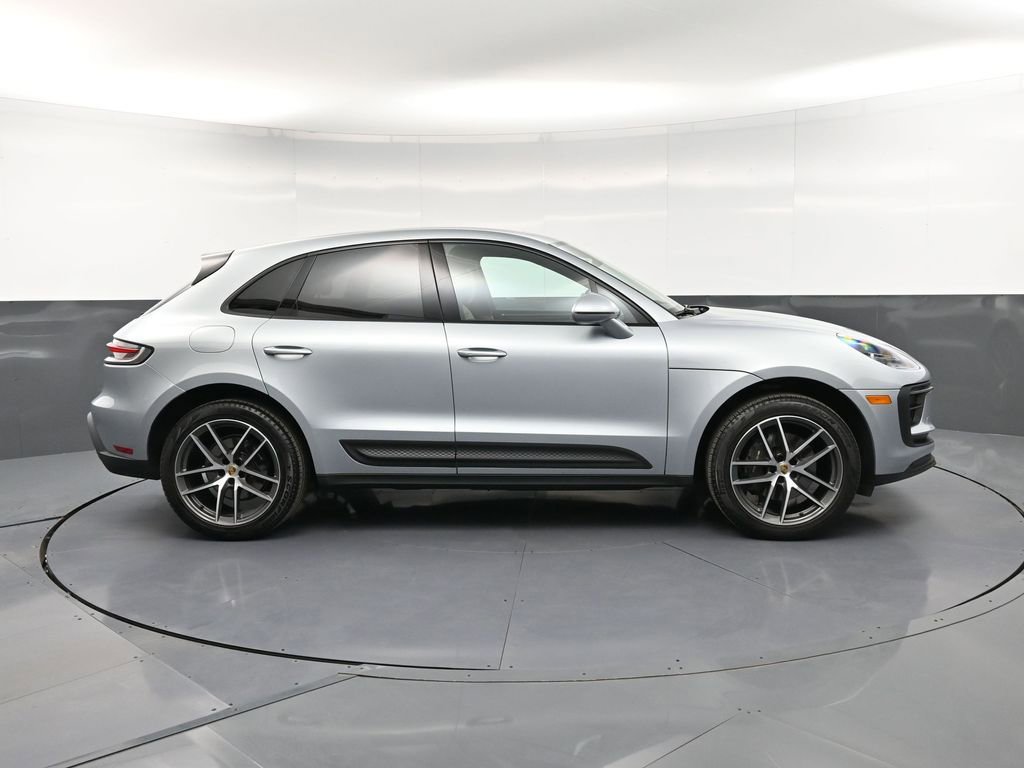 Certified 2023 Porsche Macan Turbo AWD/4WD image 9