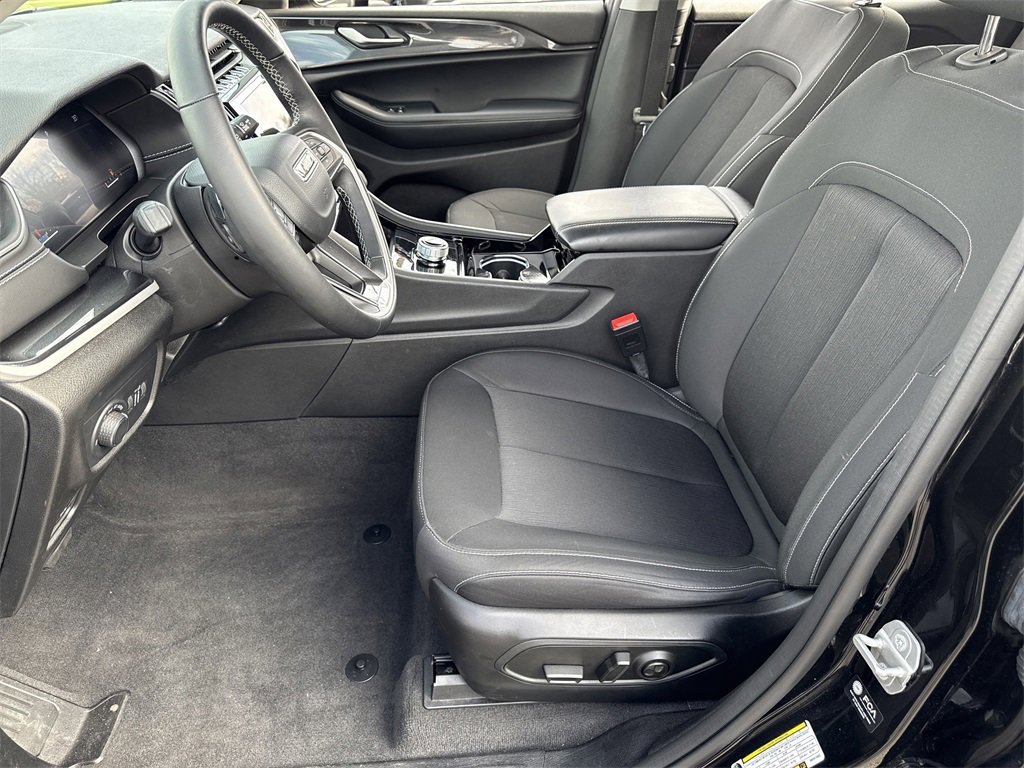 Used 2022 Jeep Grand Cherokee L Laredo w/ Luxury Tech Group I image 12