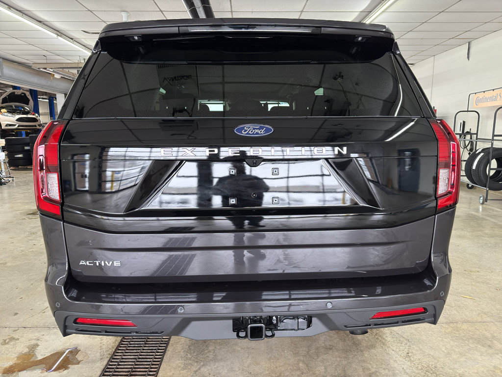 New 2025 Ford Expedition Active image 3