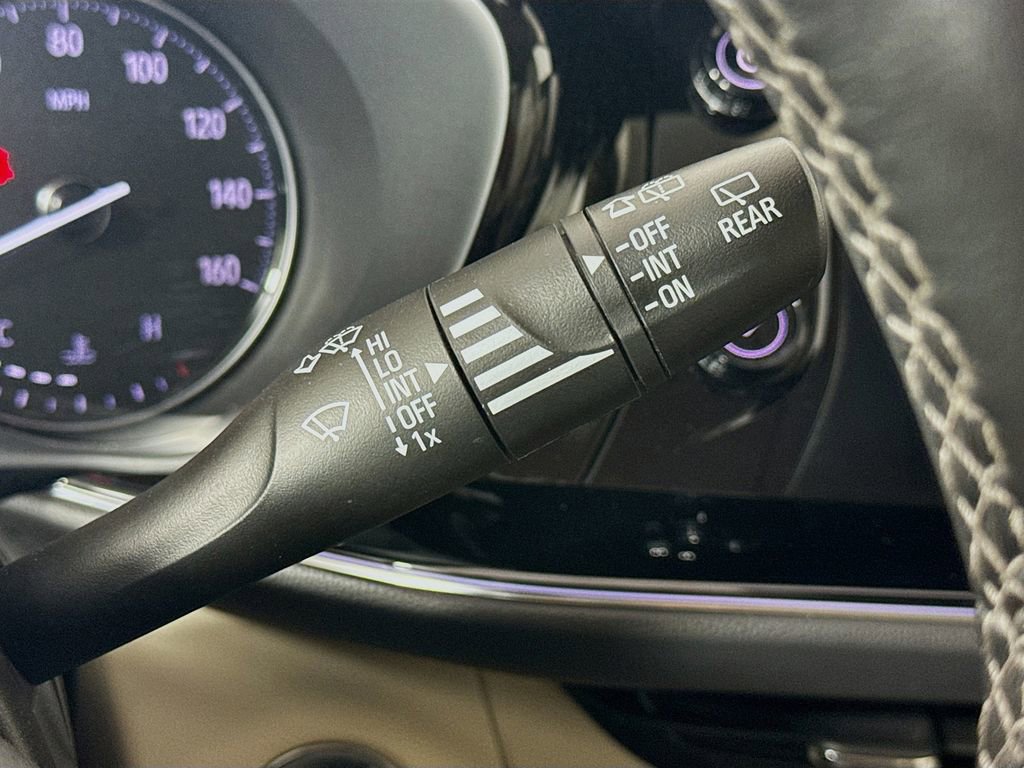 Used 2022 Buick Envision Avenir w/ Technology Package II image 14