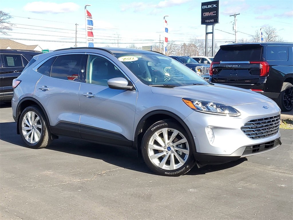 Used 2022 Ford Escape Titanium w/ Titanium Elite Package image 2