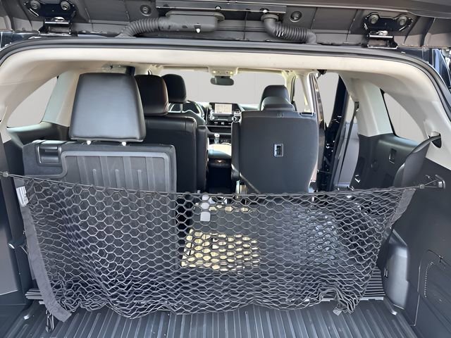 Used 2023 Toyota Highlander XLE AWD/4WD image 40