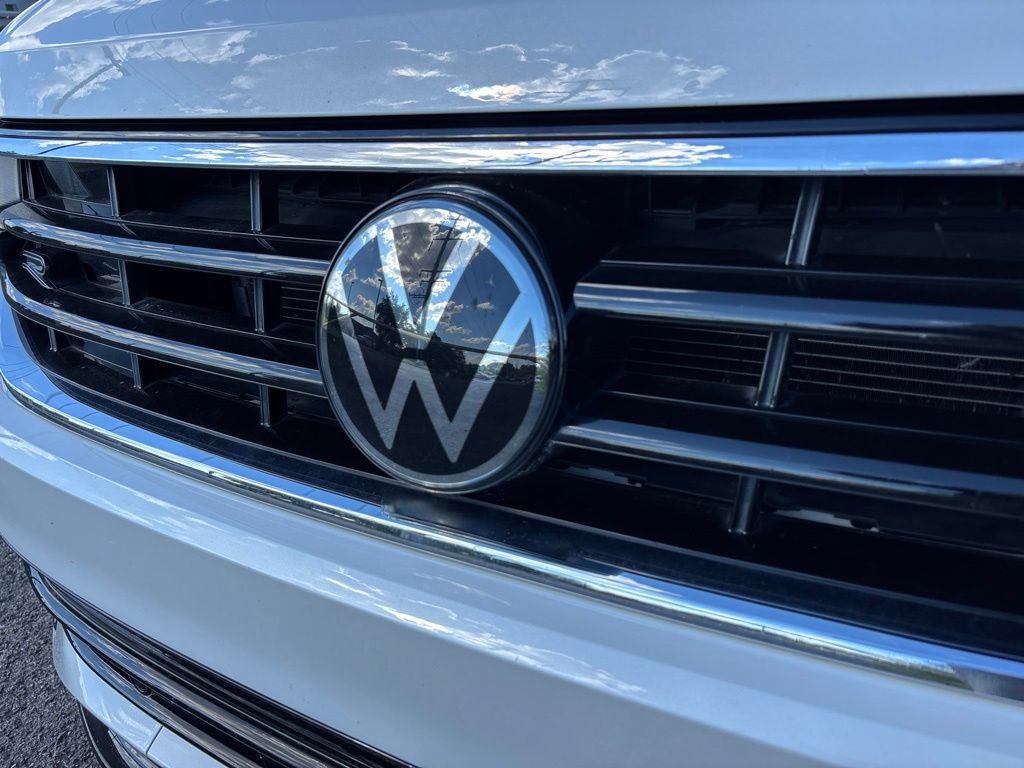 Used 2024 Volkswagen Tiguan SE R-Line FWD image 10