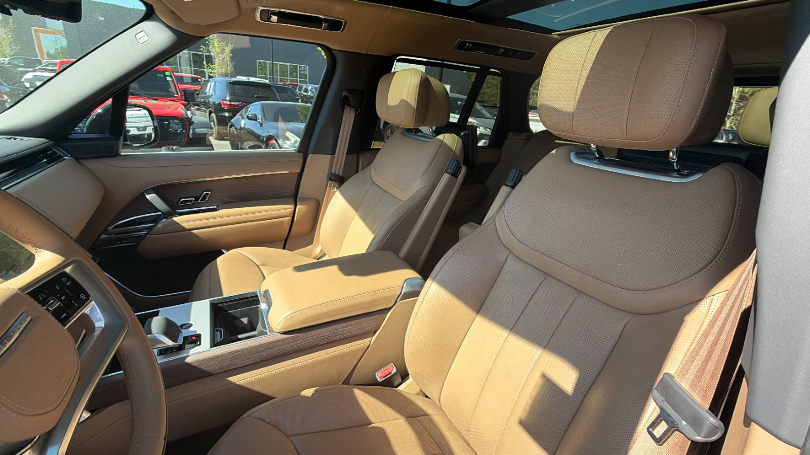 Used 2025 Land Rover Range Rover Autobiography AWD/4WD image 17
