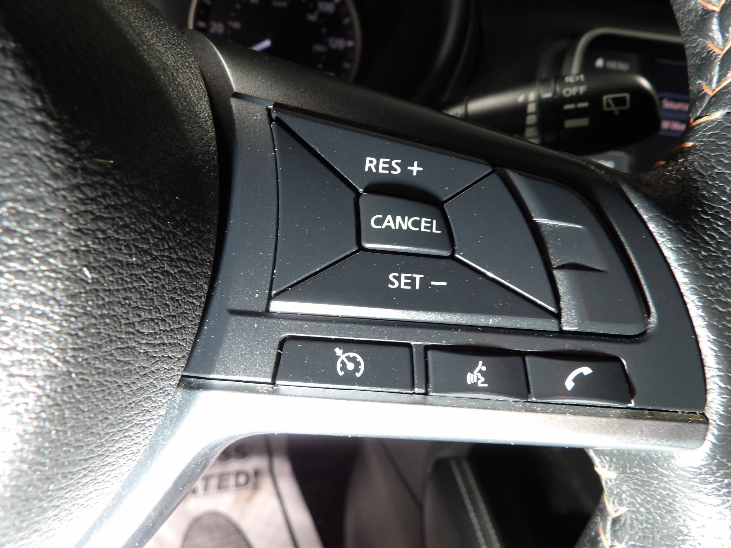 Used 2019 Nissan Kicks SR FWD image 19
