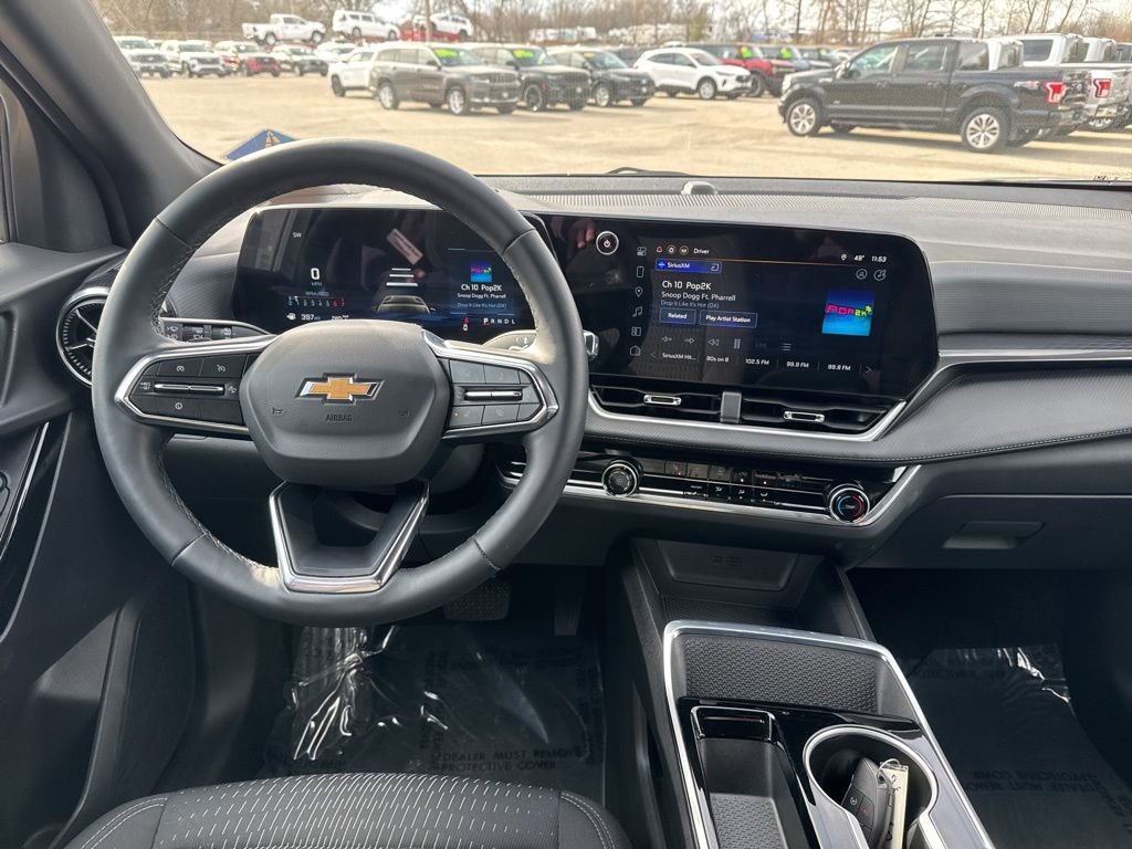 Used 2025 Chevrolet Equinox LT image 6