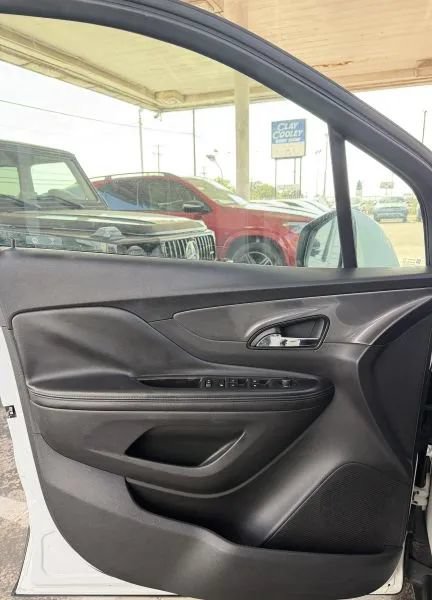 Used 2020 Buick Encore Preferred FWD image 19