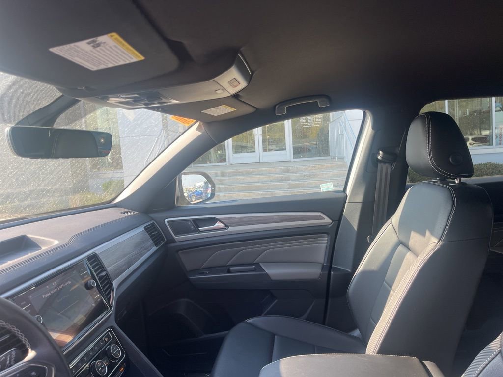 Used 2022 Volkswagen Atlas Cross Sport SE image 12