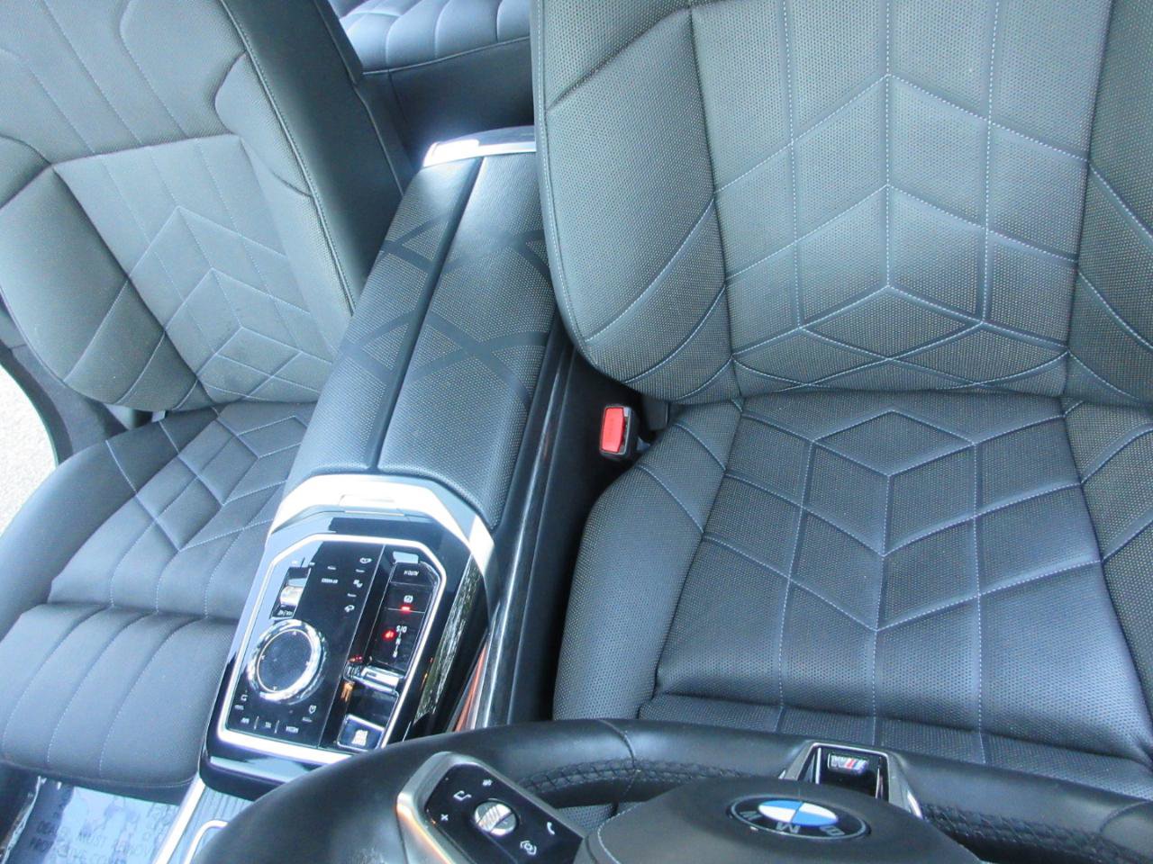 Used 2023 BMW 760i xDrive AWD/4WD image 17