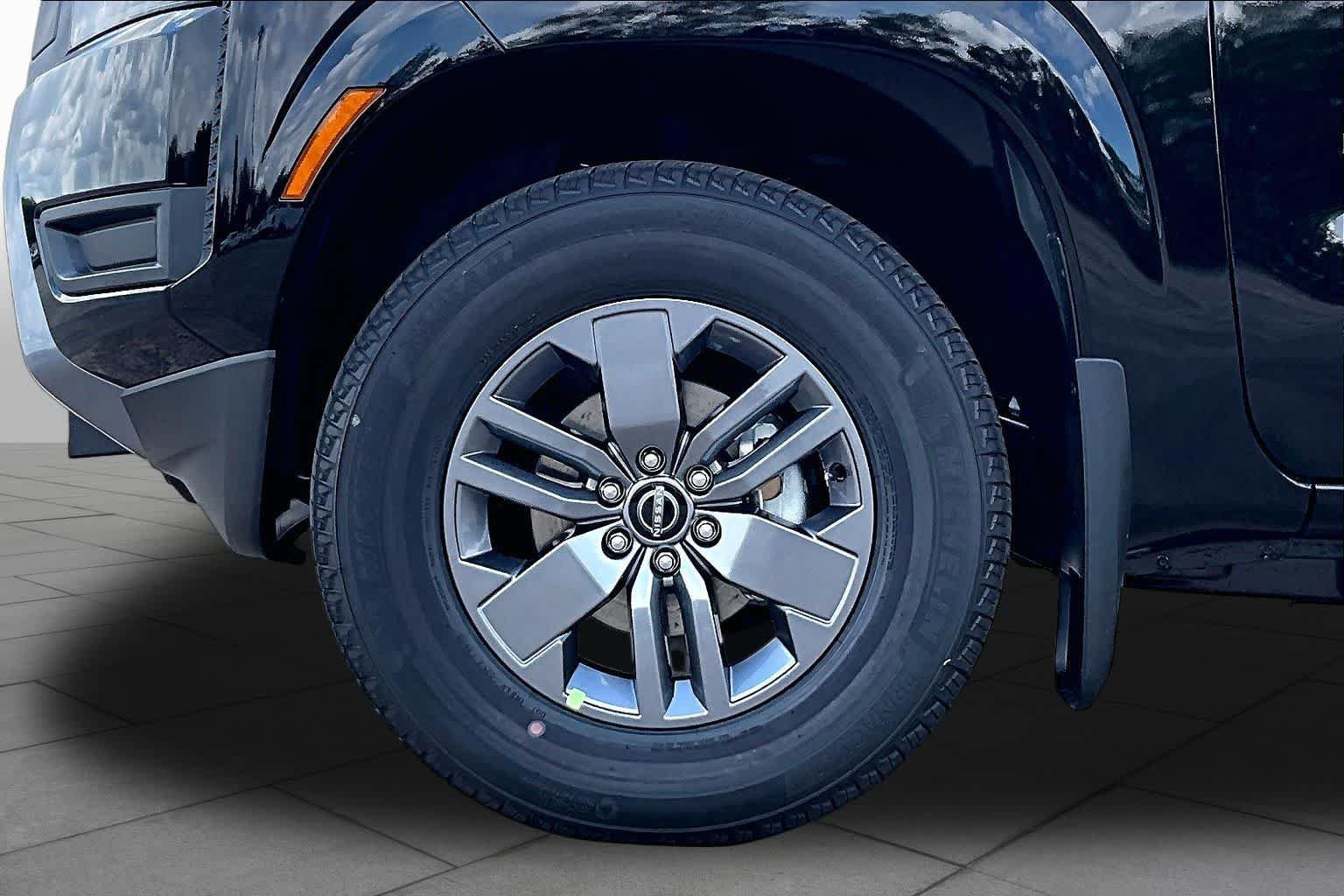 New 2027 Nissan Frontier SV RWD image 9