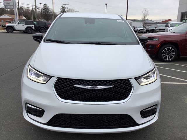 New 2026 Chrysler Pacifica Select image 3