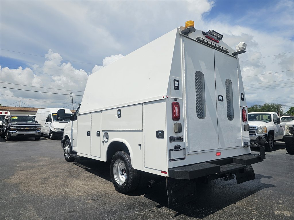 Used 2018 GMC Savana 3500 w/ Power Convenience Package RWD image 7