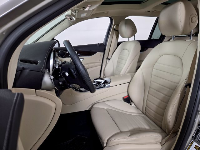 Used 2019 Mercedes-Benz GLC 300 4MATIC image 15
