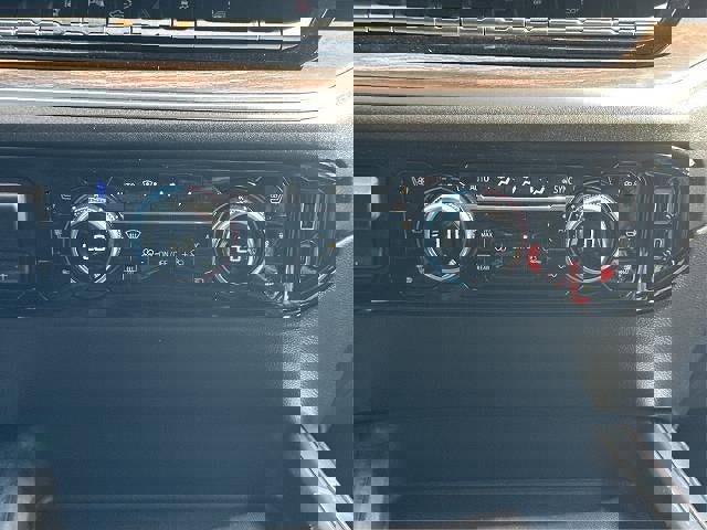 New 2025 GMC Sierra 2500 SLT w/ SLT Premium Package image 15