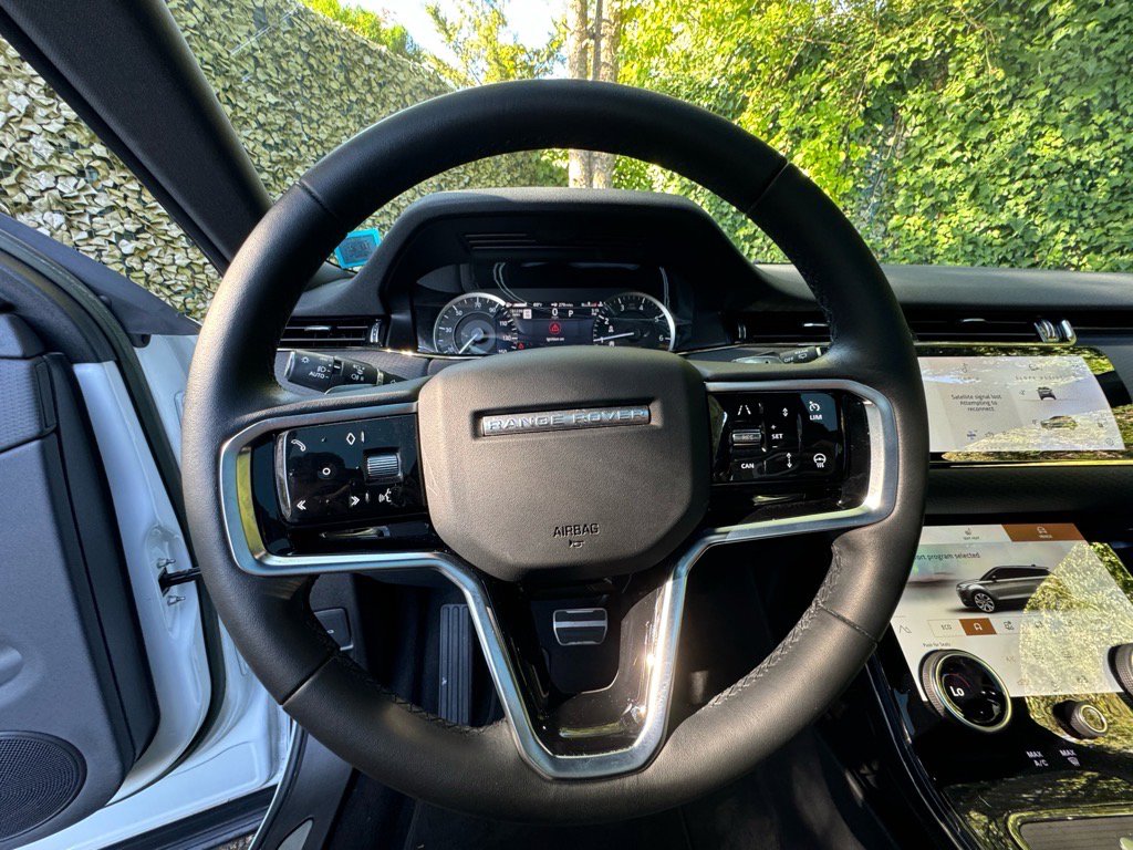 Used 2023 Land Rover Range Rover Evoque R-Dynamic S image 10