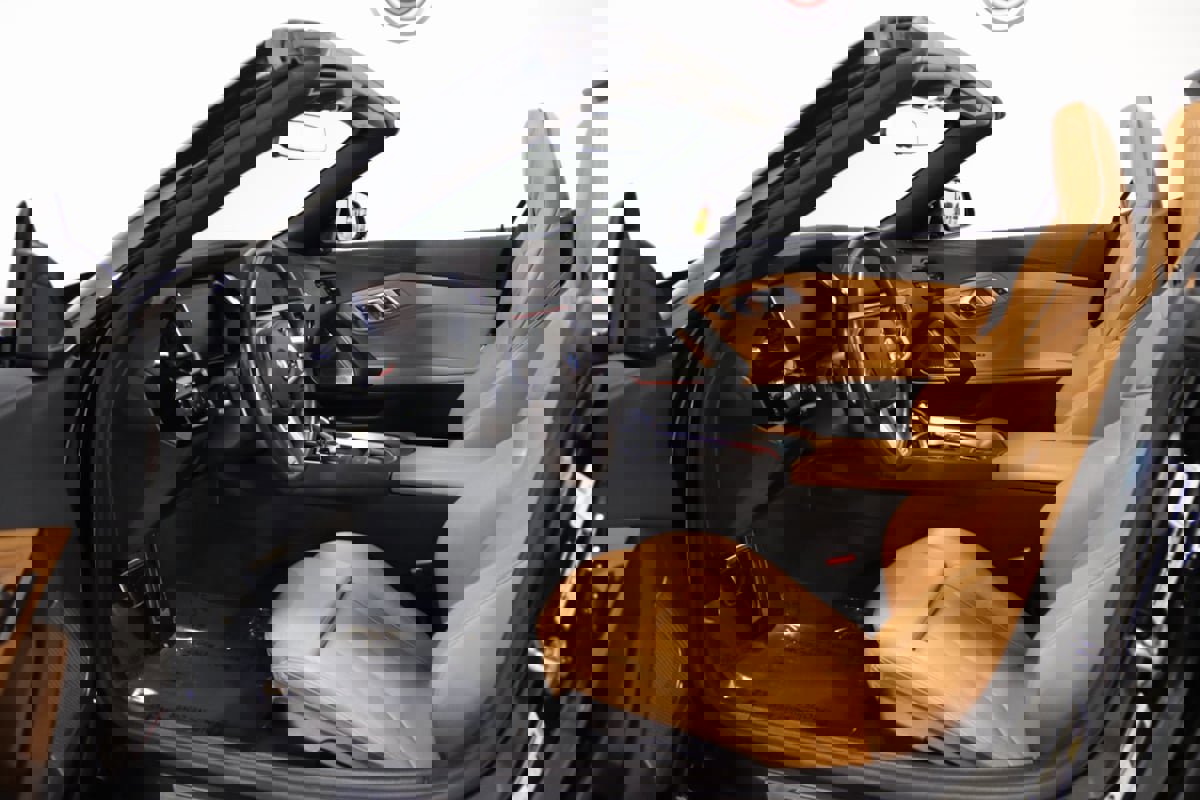 Used 2024 BMW Z4 M40i w/ Premium Package image 39