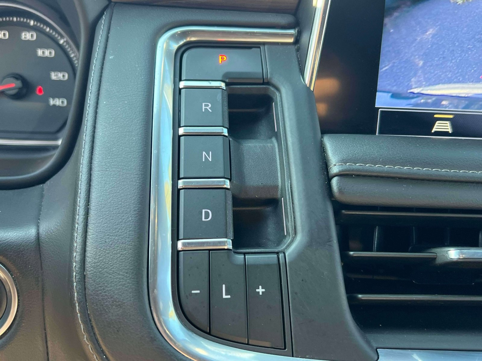 Used 2021 Chevrolet Tahoe Z71 image 26