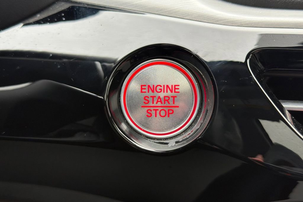 Used 2022 Acura MDX SH-AWD w/ Technology Package image 21