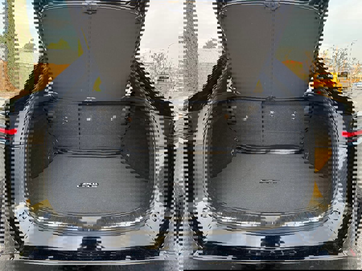 Used 2023 Lexus RZ 450e Premium w/ Technology Package image 21