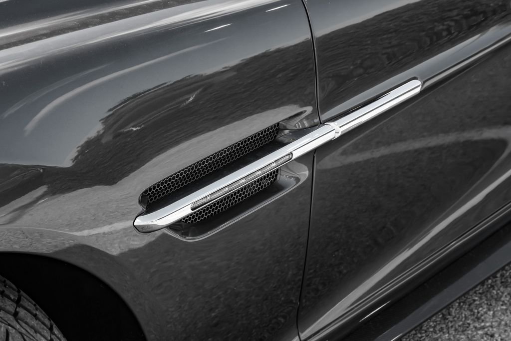 Used 2016 Aston Martin Vanquish Coupe RWD image 46